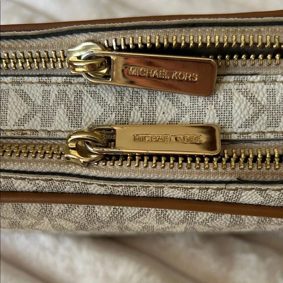Michael Kors Monogram Cream and Tan Crossbody Bag - Picture 7 of 11